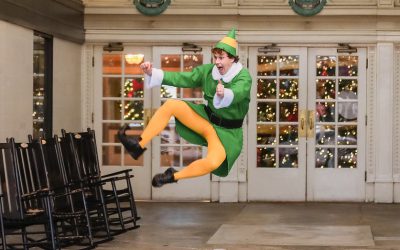 The Chattanooga Elf Spreading Holiday Cheer